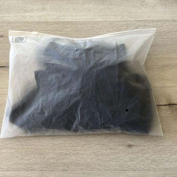 Calyspa V-neck Adele Swim Top Navy 2X NWT IN PACKAGE - Picture 6 of 10